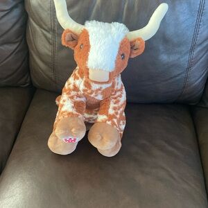 Build a bear Longhorn Cow Stuffed Animal
In great condition 
No stains or rips
